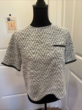 Black & White Chevron Short-Sleeve Textured Top